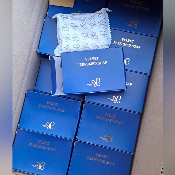 AMORE LUXURY VELVET PERFUME SOAP ( 5 pcs ) - Picture 2 of 3